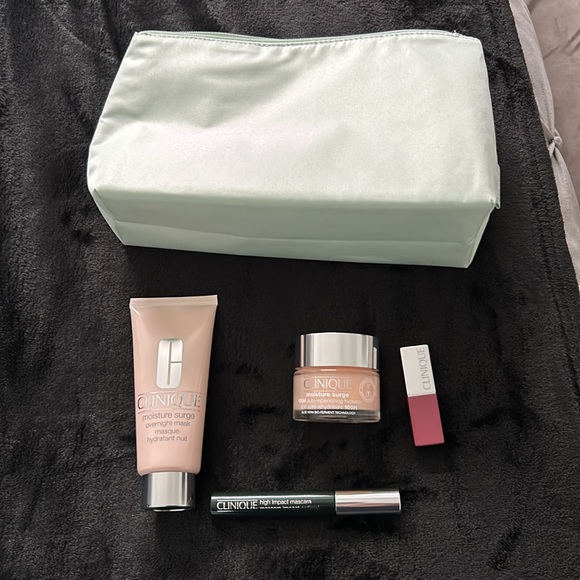 Clinique 5 pc new set - Picture 2 of 2